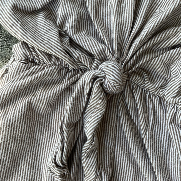 Smash Tess x Hillary Duff shorts romper xxs - Picture 3 of 3